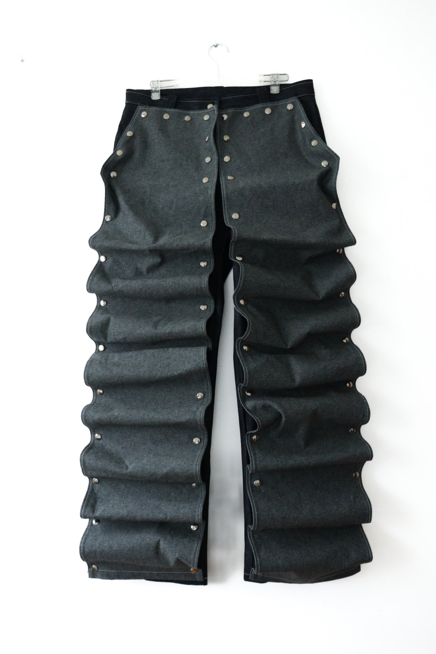 PANTALÓN PARCHES